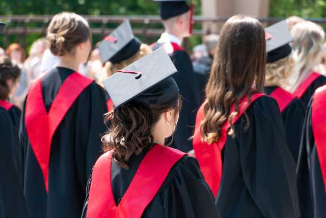 Just In Harvard Grad Goes Viral For Video Walking Out Of Merrick